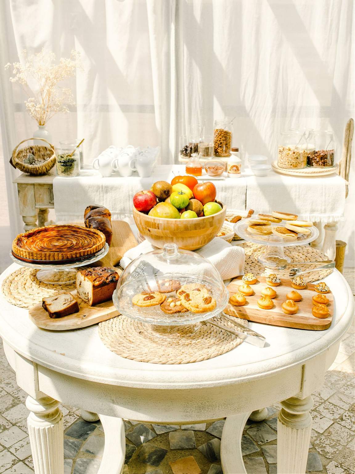 Petit-dejeuner sur la terrasse de La Pampa, restaurant de l'hôtel restaurant Les Arnelles en Camargue